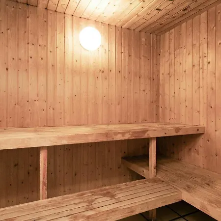 12 Person In Saltum-by Traum *