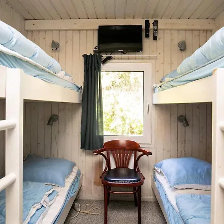 12 Person In Saltum-by Traum *