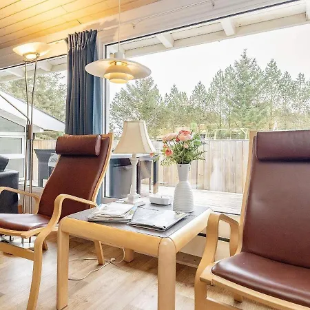 12 Person In Saltum-by Traum Saltum