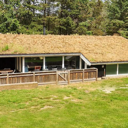 12 Person In Saltum-by Traum Saltum